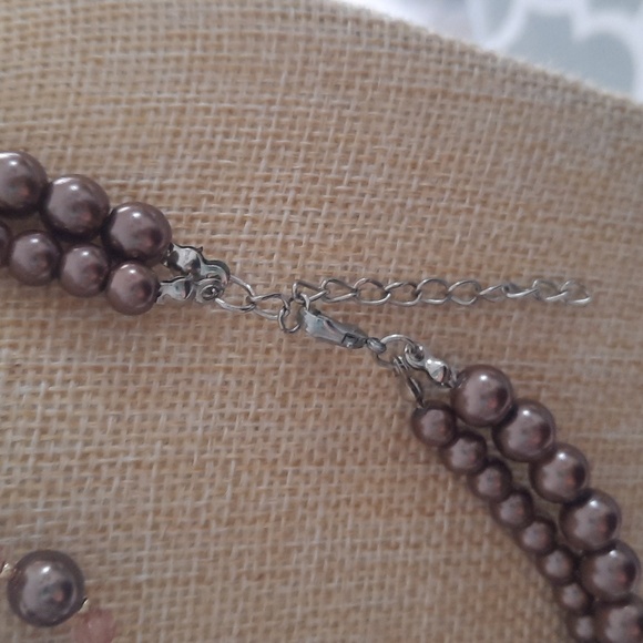 Elegant Pearl Necklace and Bracelet Set - Picture 4 of 4